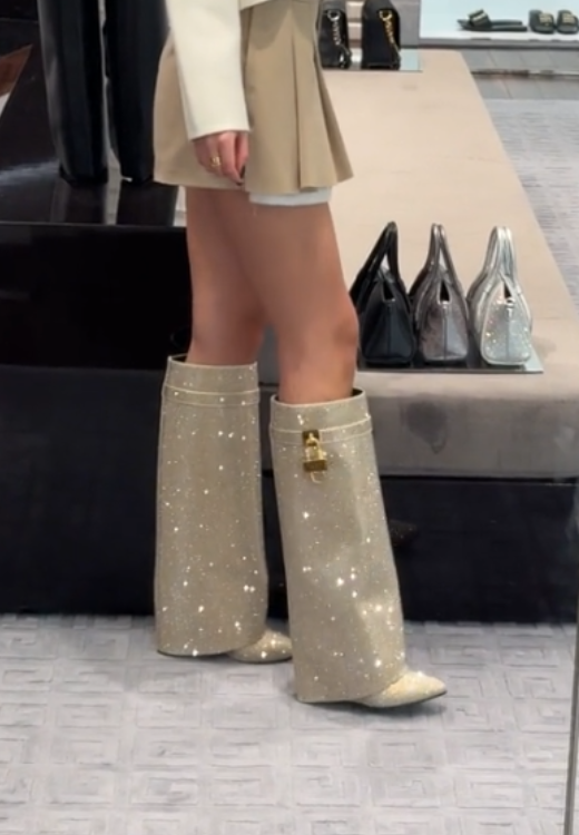 Elegant Sparkling Star-Embroidered O Boots