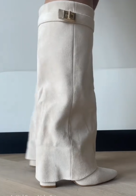 Elegant Knee-Length Leather Boots