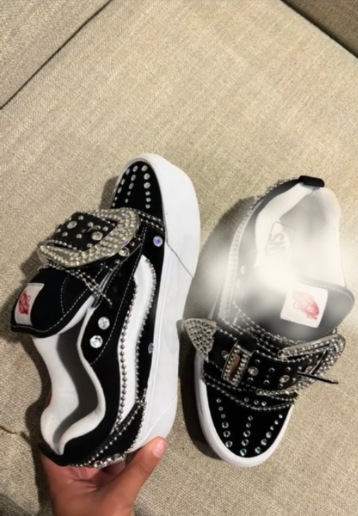 Customized rhinestone leather buckle casual shoes