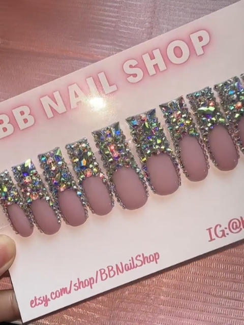 Sparkling diamond press-on nails