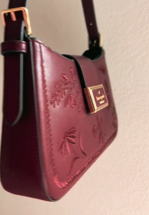 Autumn red embroidery handbag
