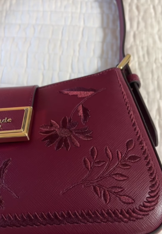 Autumn red embroidery handbag