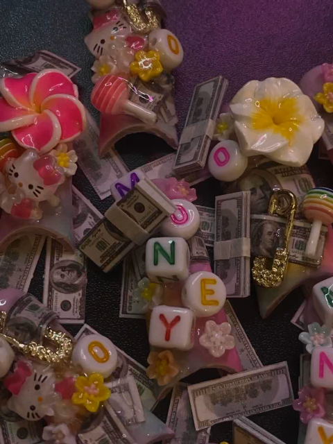 Lucky money Halloween press-on nails