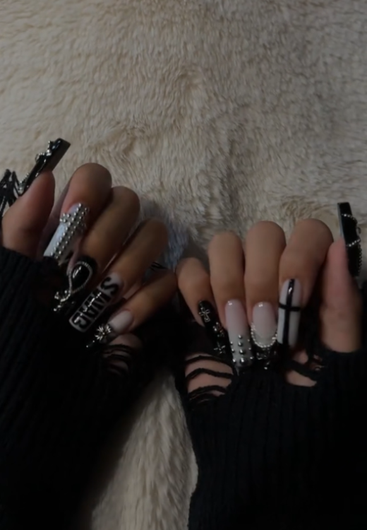 Halloween Gothic style black and white press on nails