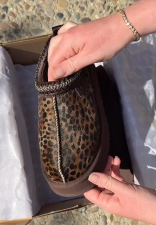 High-Quality Leopard Print clogs for Women
