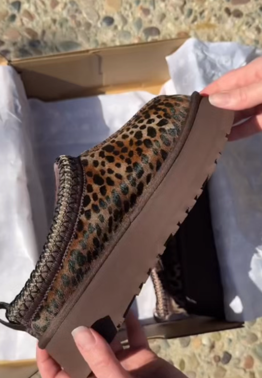 High-Quality Leopard Print clogs for Women
