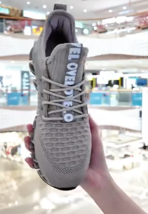 Men's lightweight white letter sneakers