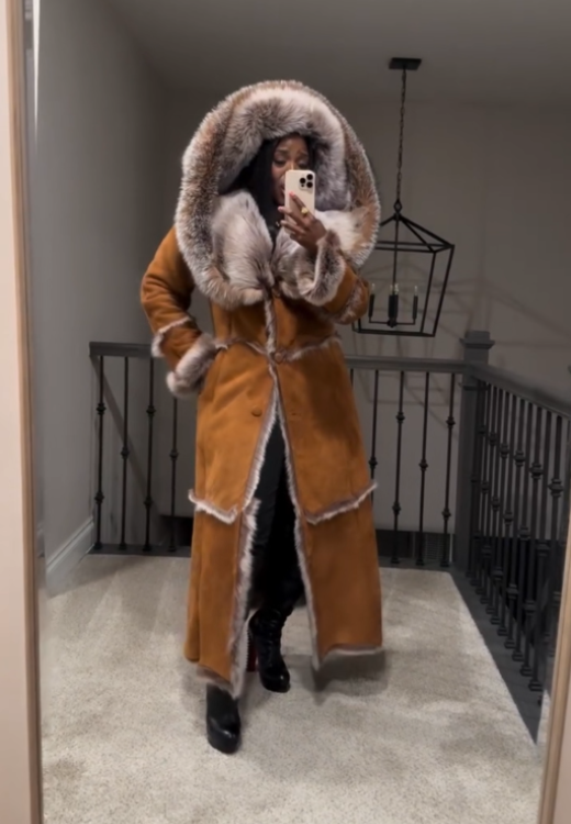 Women's Winter Coat Thick Warm Long Jacket  Fur Hooded Collar with Rhinestones, Outerwear