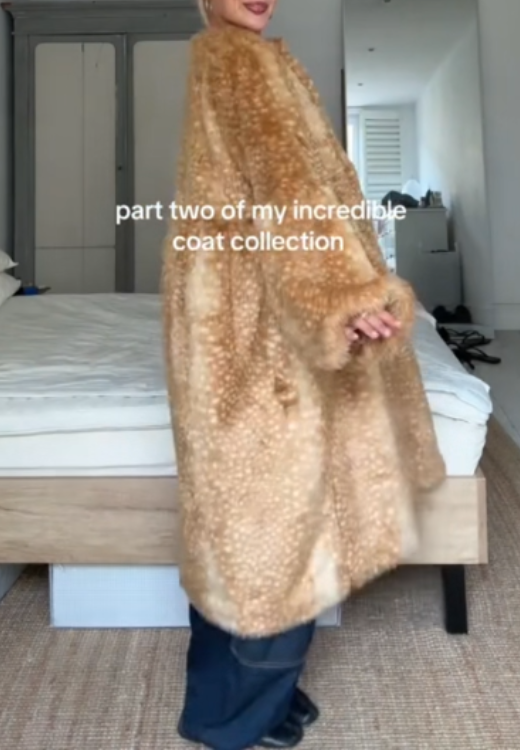 Women's elegant Sika deer printed fur coat