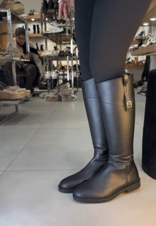 Women's leather equestrian boots