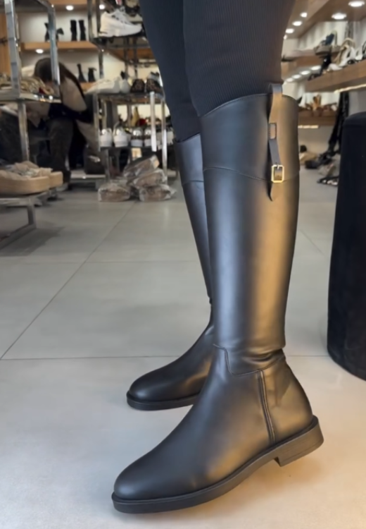 Women's leather equestrian boots