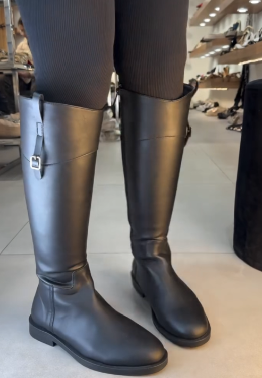 Women's leather equestrian boots