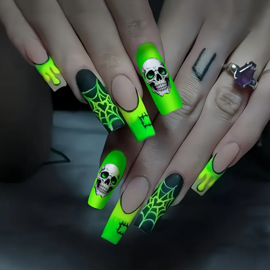 24pcs Halloween Spider Web Skull Press-On Nails